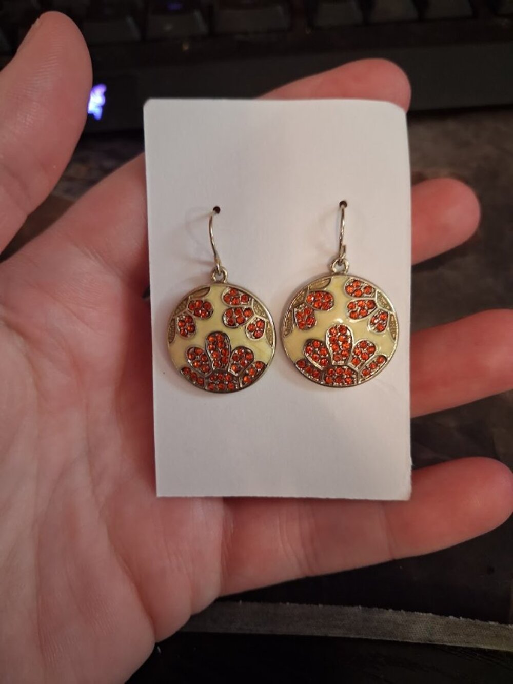 Floral dangle earrings